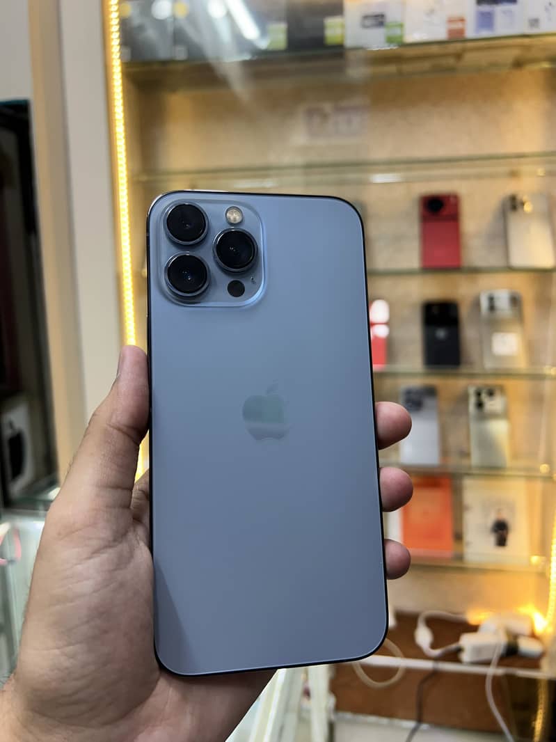 Apple iPhone 13 Pro Max 4