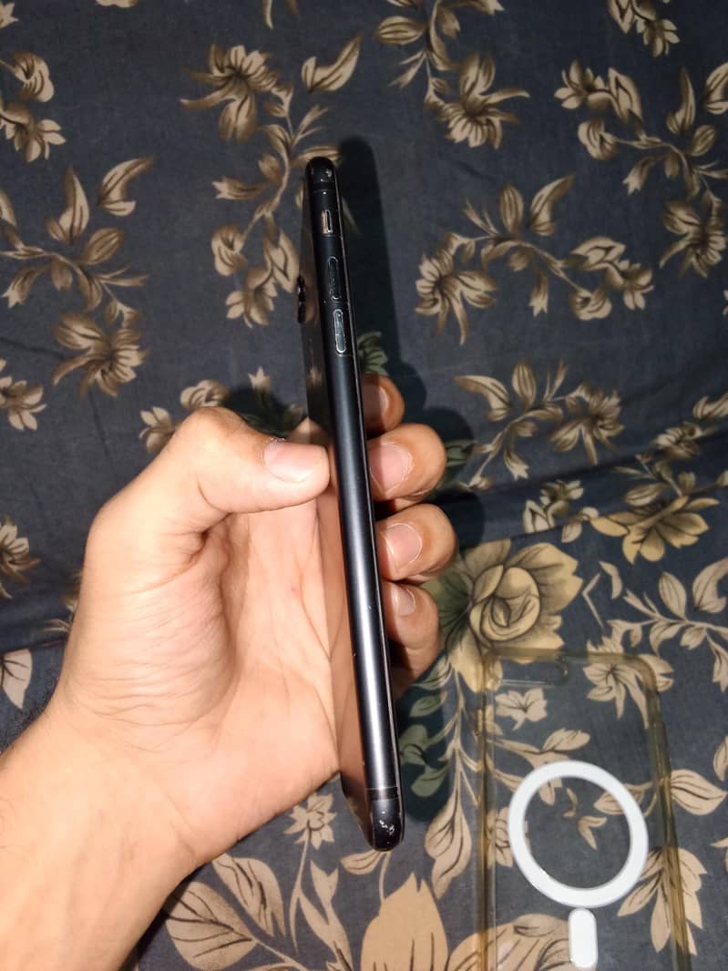 Apple iPhone 7 Plus 2