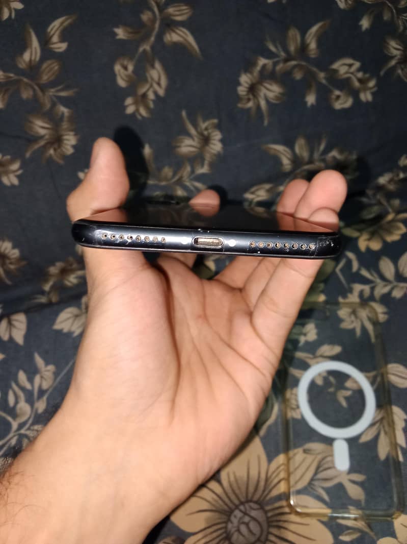 Apple iPhone 7 Plus 3