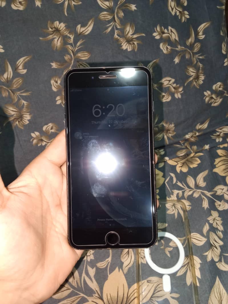 Apple iPhone 7 Plus 5