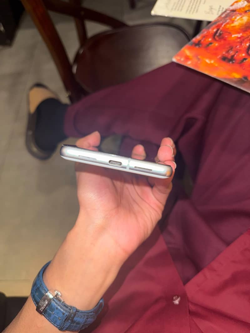 Google Pixel 7 4
