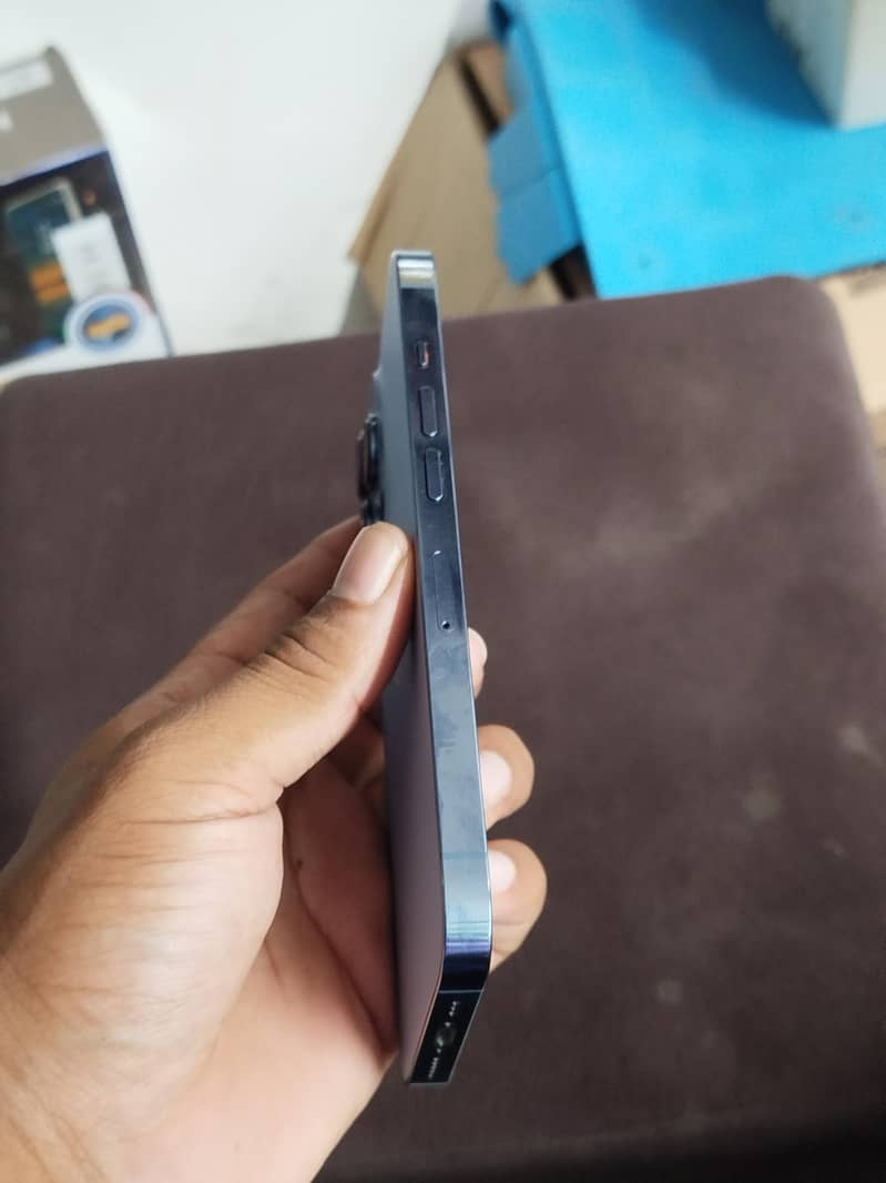 Apple iPhone 13 Pro 2