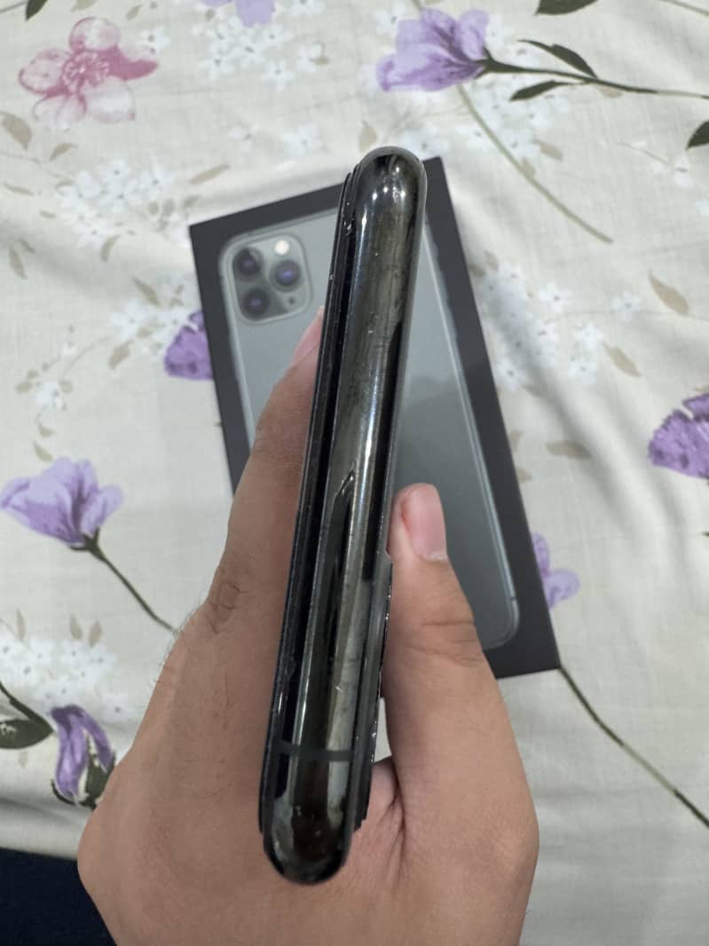 Apple iPhone 11 Pro Max 5