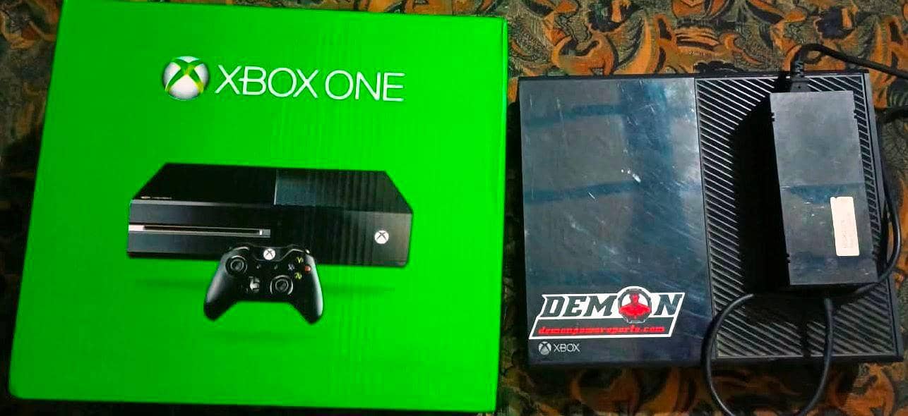Xbox one 500 gb Not jailbreak worki‎ng condition ‎working conditi ...