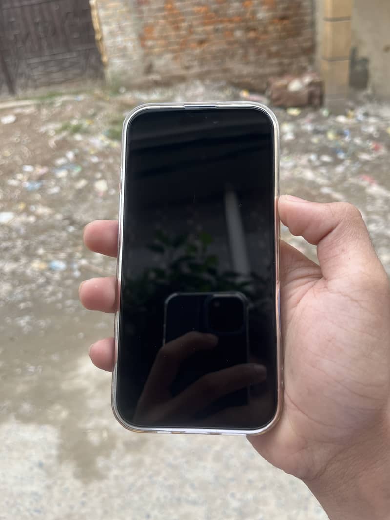 Apple iPhone 16 jv 0