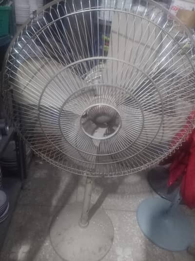 Pedestal Fan For Sale 10/10