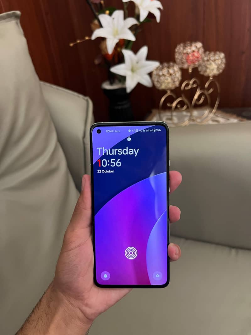 One Plus 9R 1