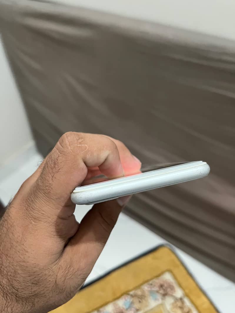 Apple iPhone 8 Plus 4