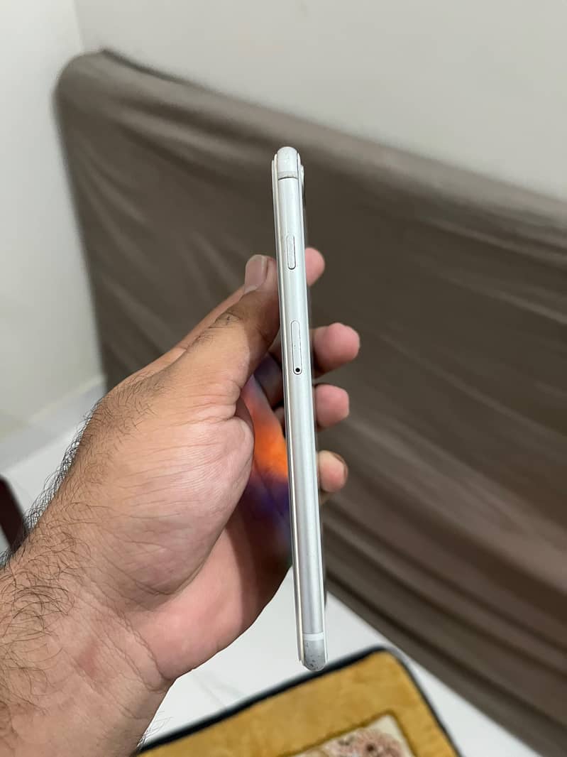 Apple iPhone 8 Plus 5