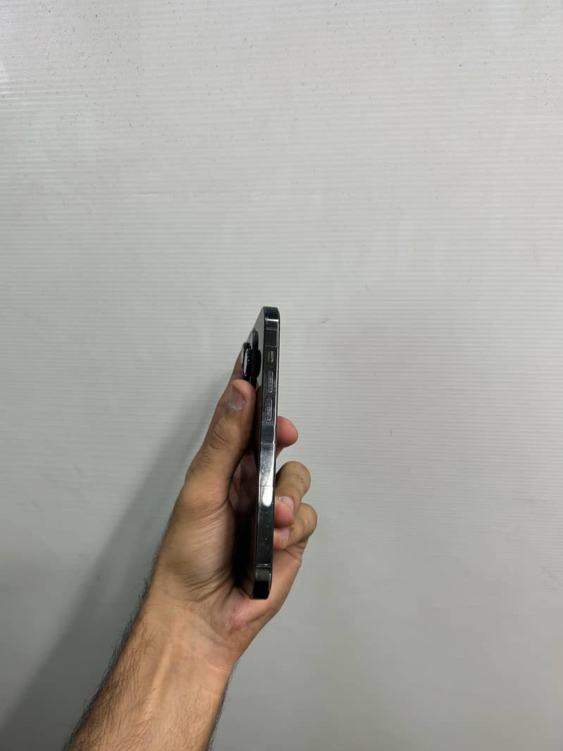 Apple iPhone 14 Pro 3