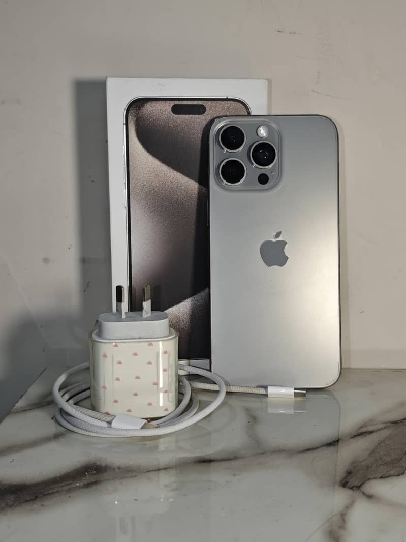 Apple iPhone 15 Pro Max 0