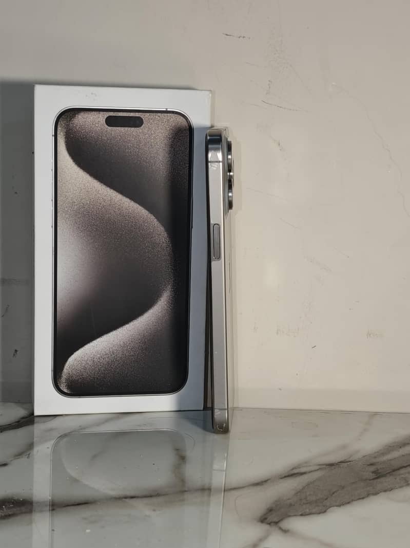Apple iPhone 15 Pro Max 4