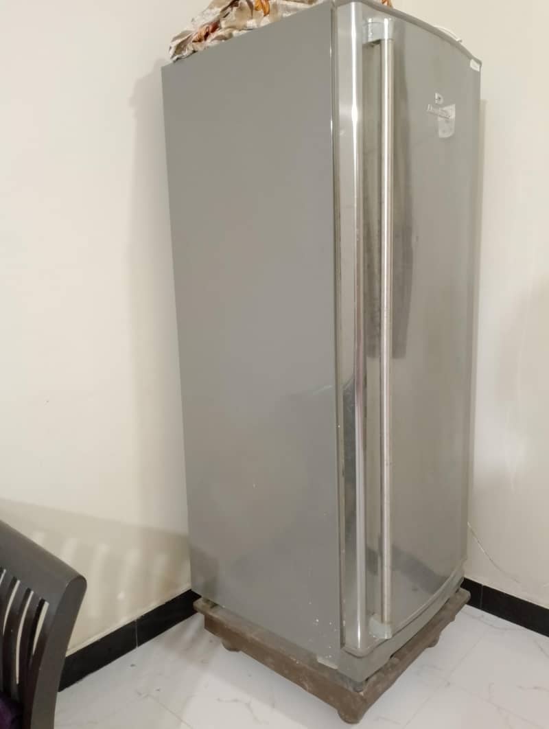 Dawlance Vertical Deep Freezer 2