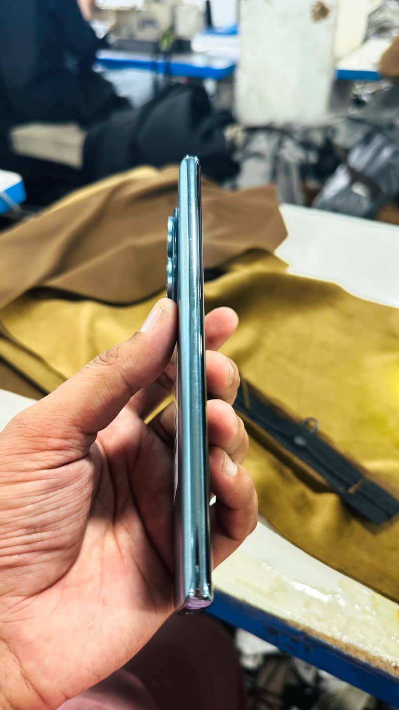 Xiaomi Redmi Note 14 Pro 3