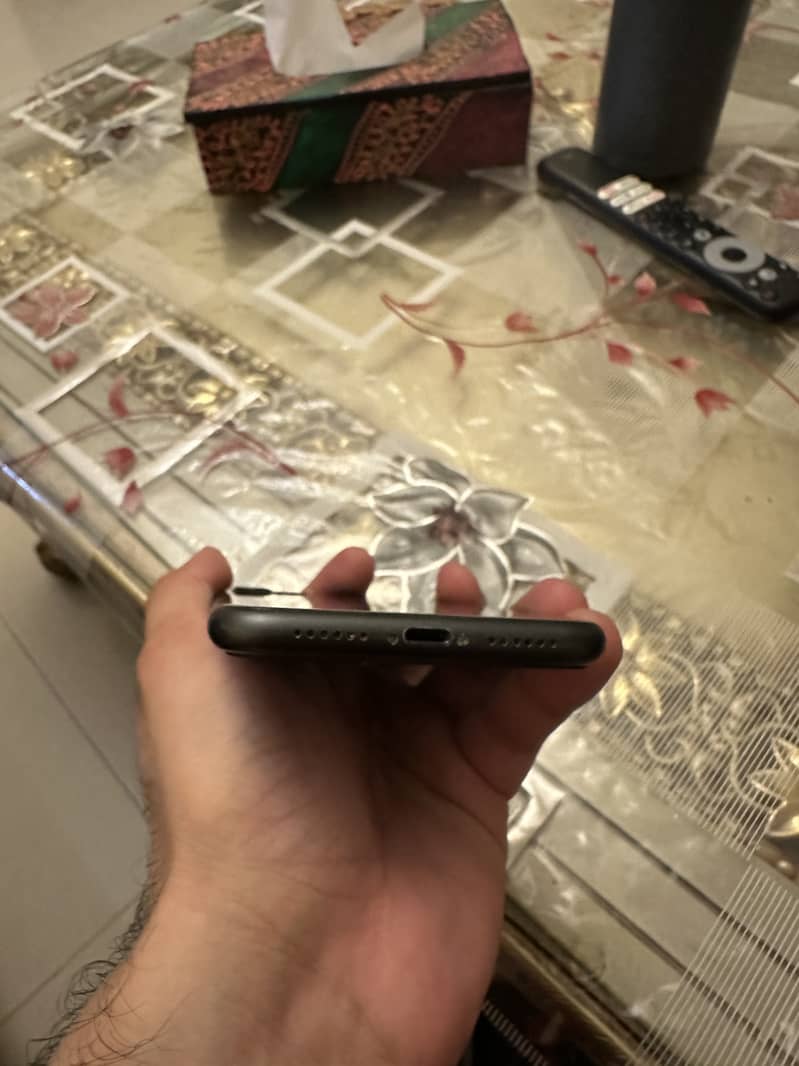 IPhone 11 64GB 4