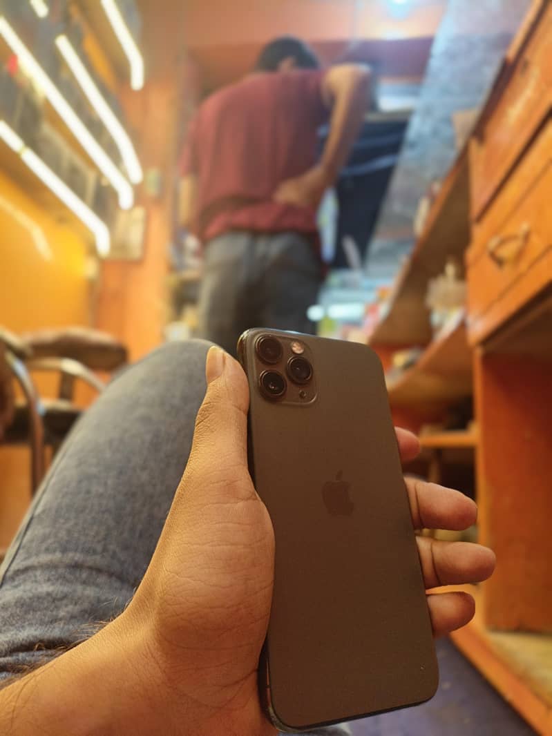Apple iPhone 11 Pro 1