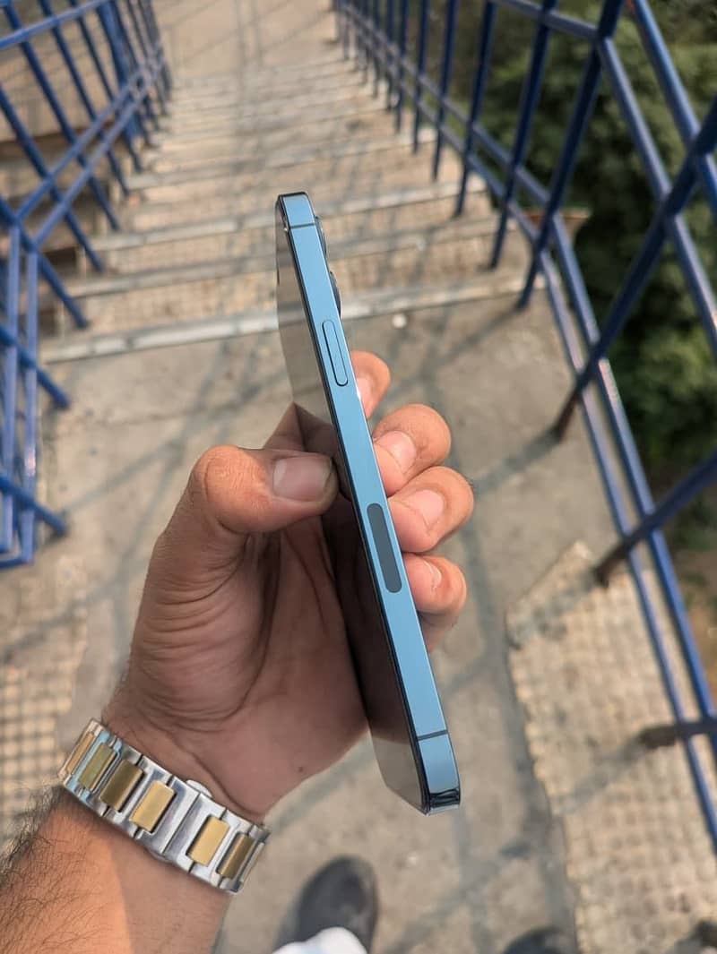 Apple iPhone 12 Pro Max 10