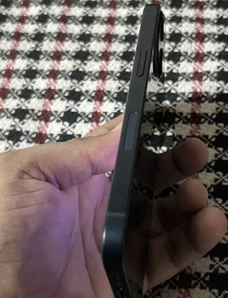 Apple iPhone 13 3