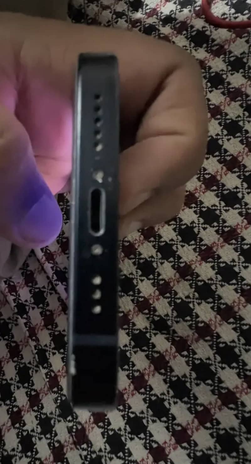 Apple iPhone 13 4