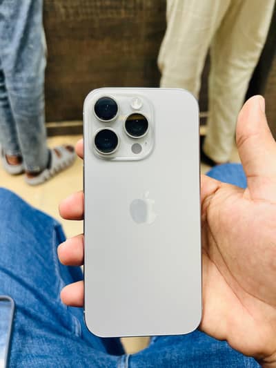 Apple iPhone 16 Pro
