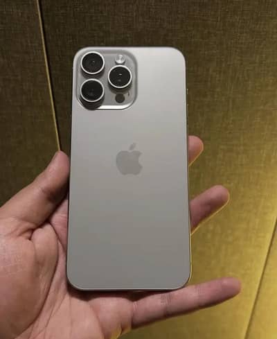 Apple iPhone 15 Pro Max O3II-43OO466
