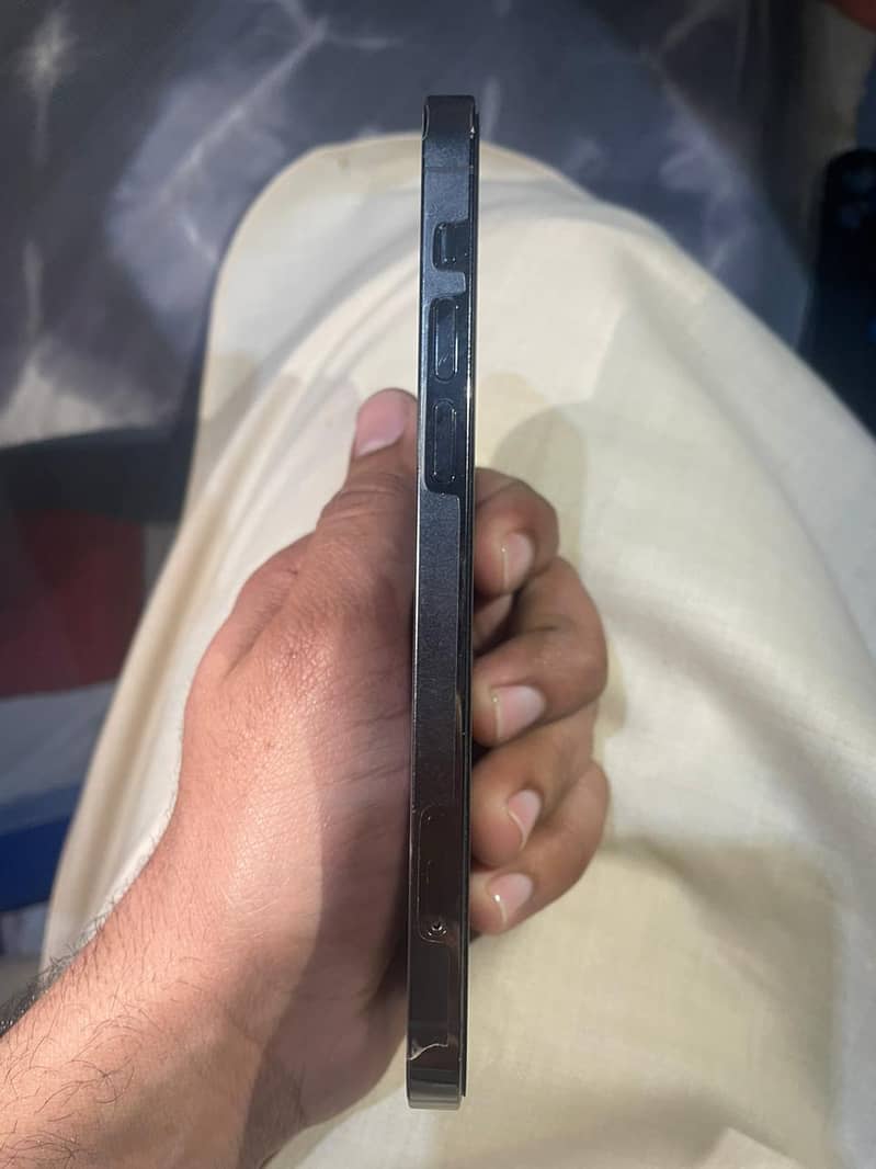 Apple iPhone 12 Pro 1