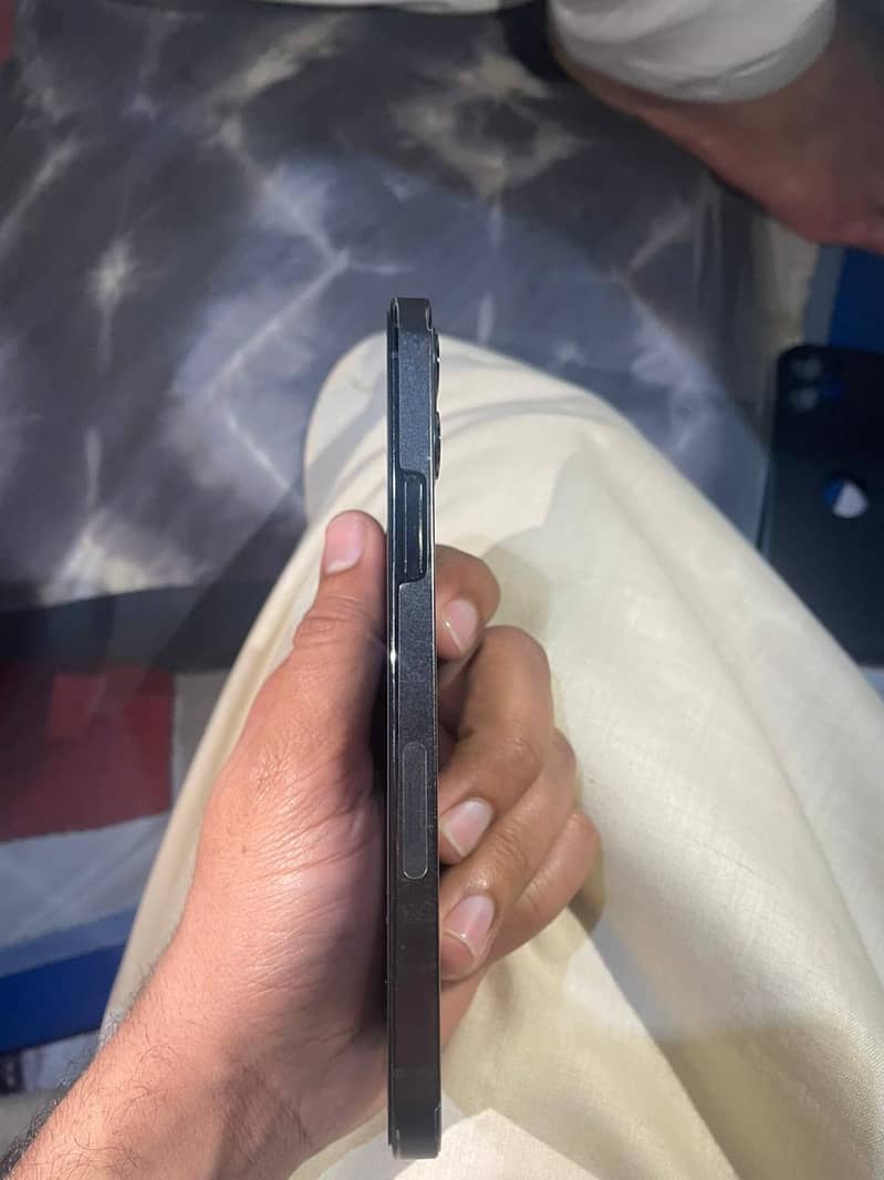 Apple iPhone 12 Pro 2