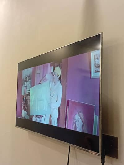Sony TV LED 40 INCHES