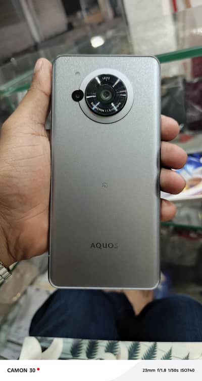 Aquos r7