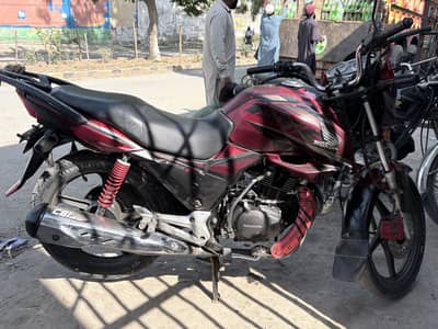 Honda CB150 F