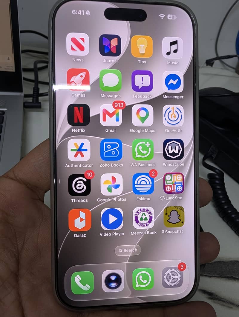 Apple iPhone 16 Pro 0