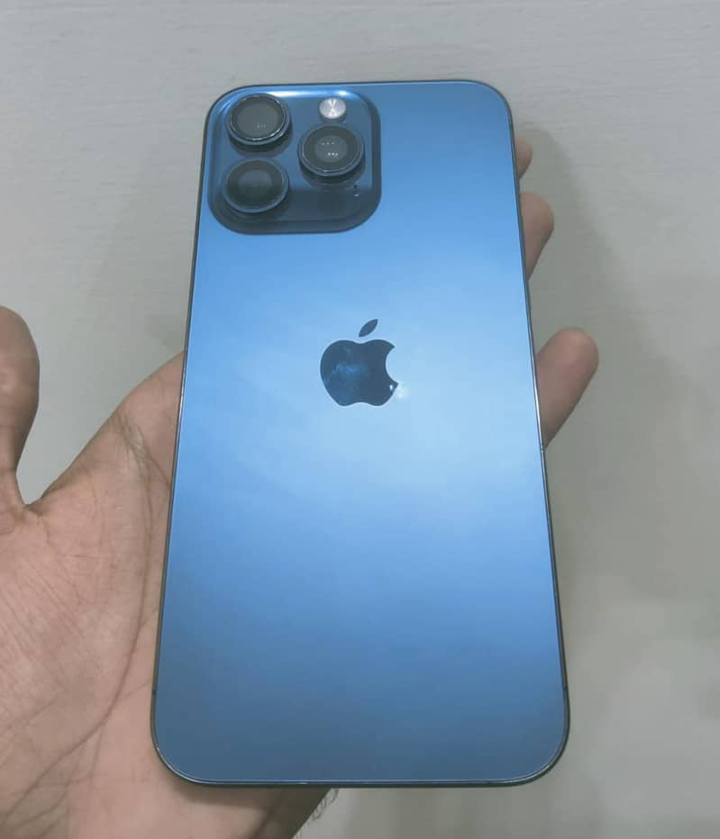 Apple iPhone 15 Pro Max 1