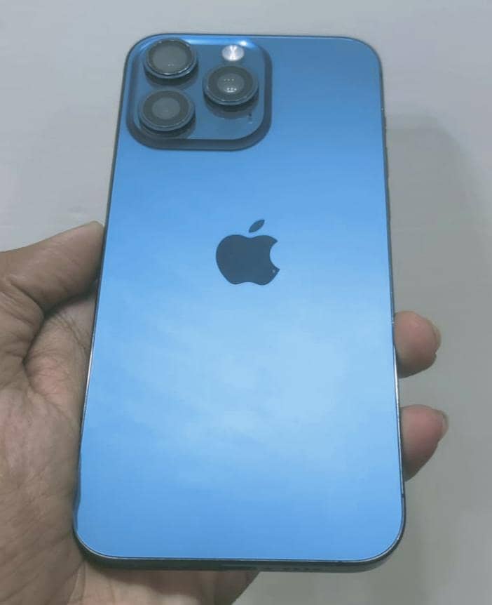 Apple iPhone 15 Pro Max 2