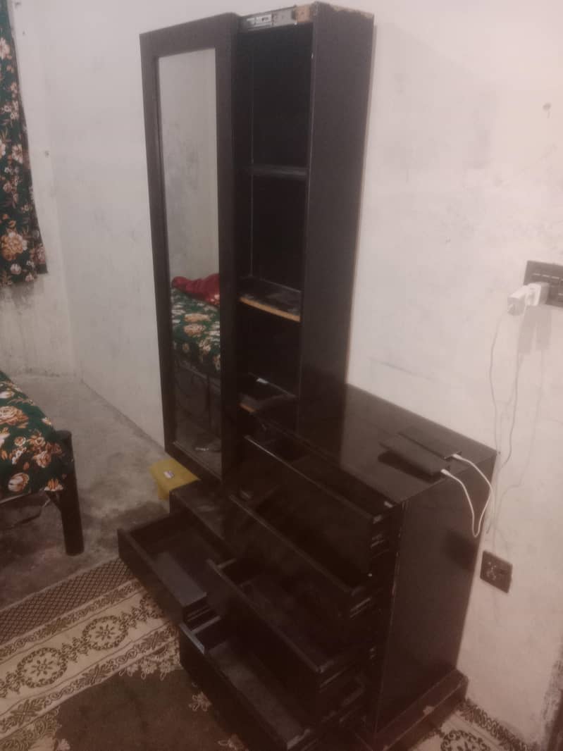 dressing table 0