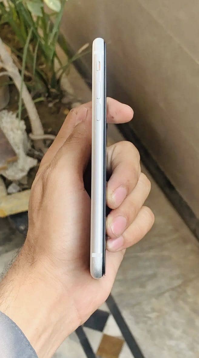 Apple iPhone SE 4