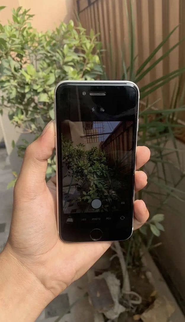 Apple iPhone SE 5
