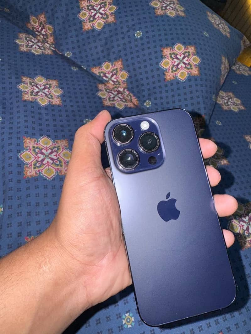 Apple iPhone 14 Pro 0