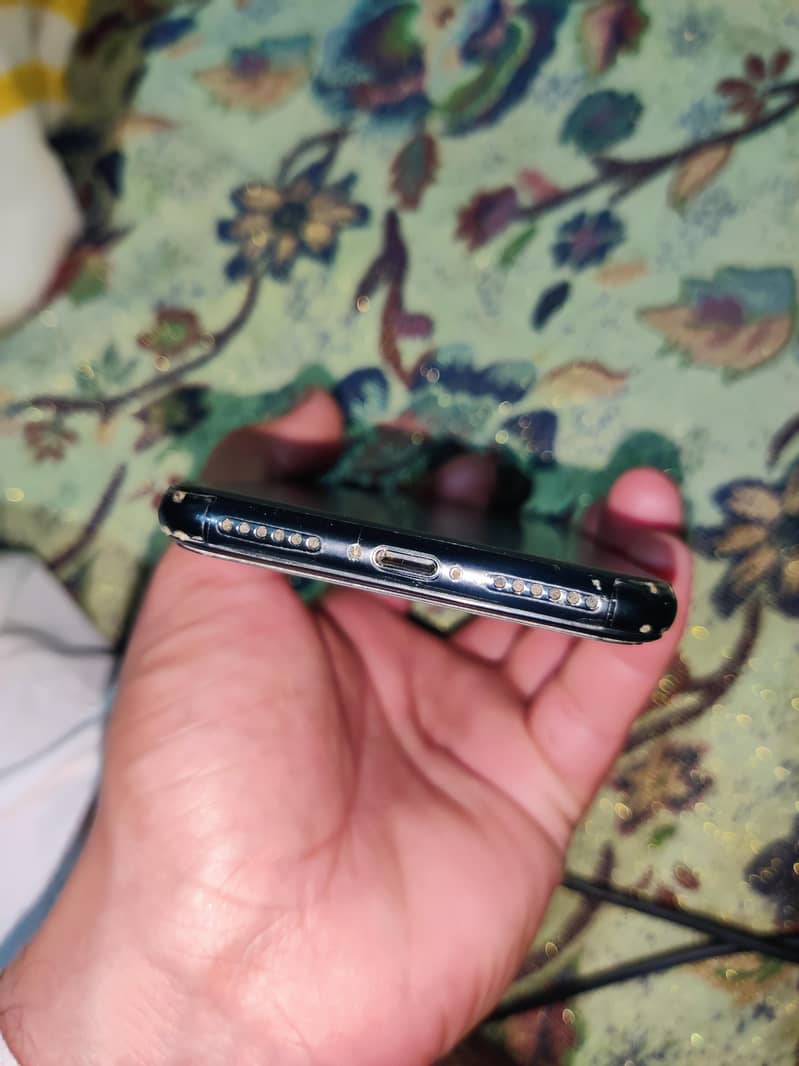 Apple iPhone X 5
