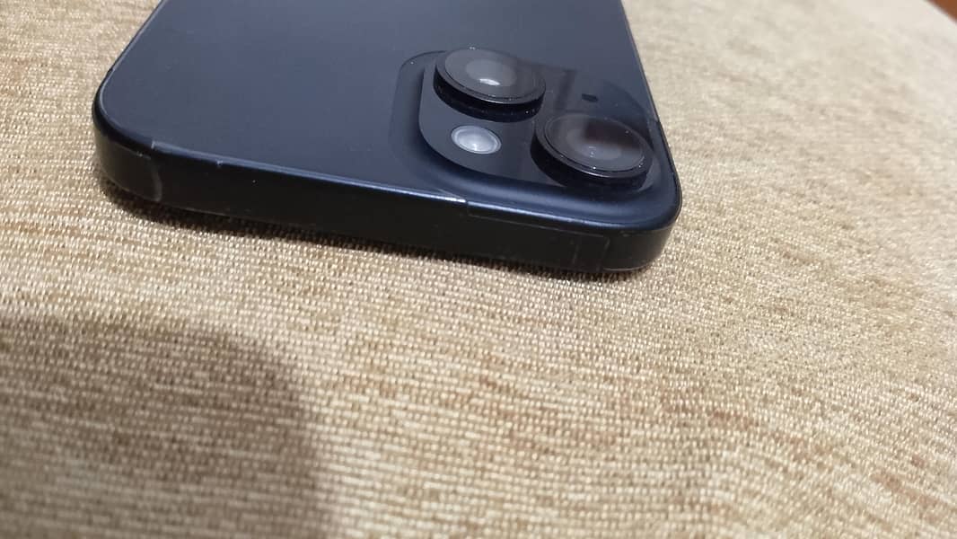 Apple iPhone 15 2