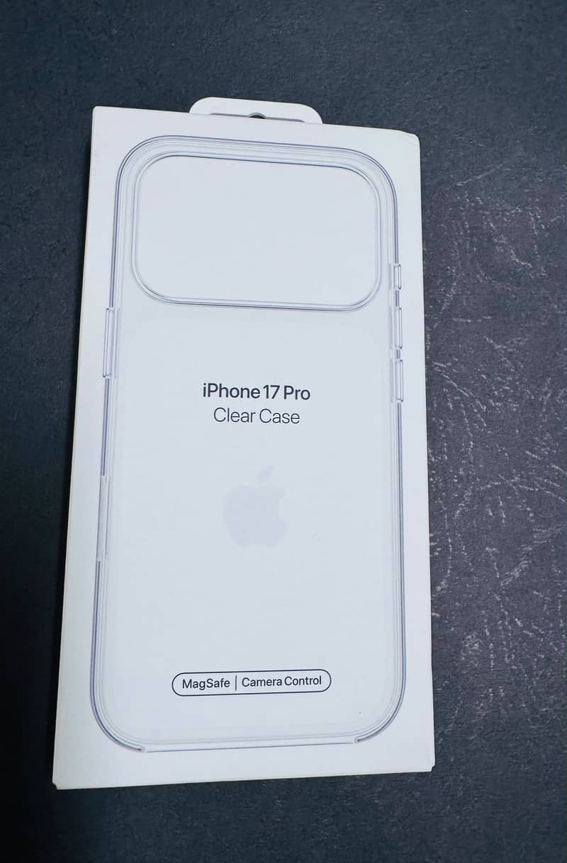 Apple IPhone 17 Pro clear case. 0