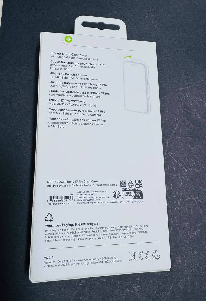 Apple IPhone 17 Pro clear case. 1