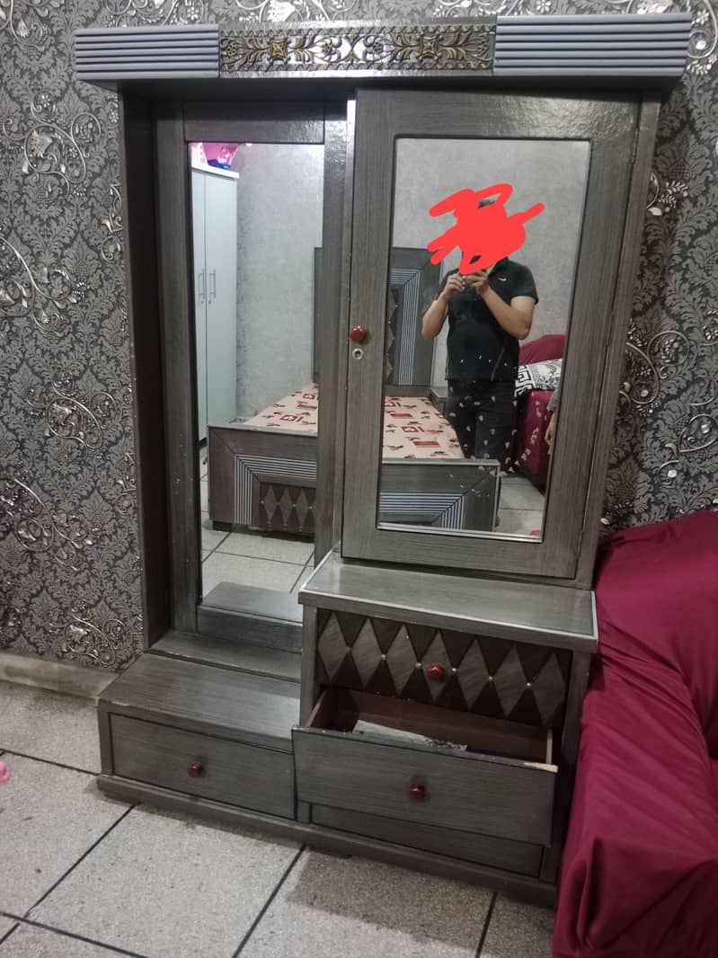 Bed, Dressing, Showcase 4