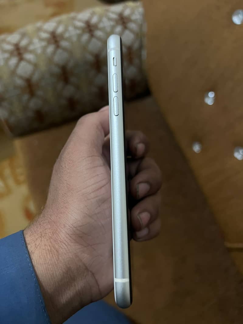 Apple iPhone 11 2