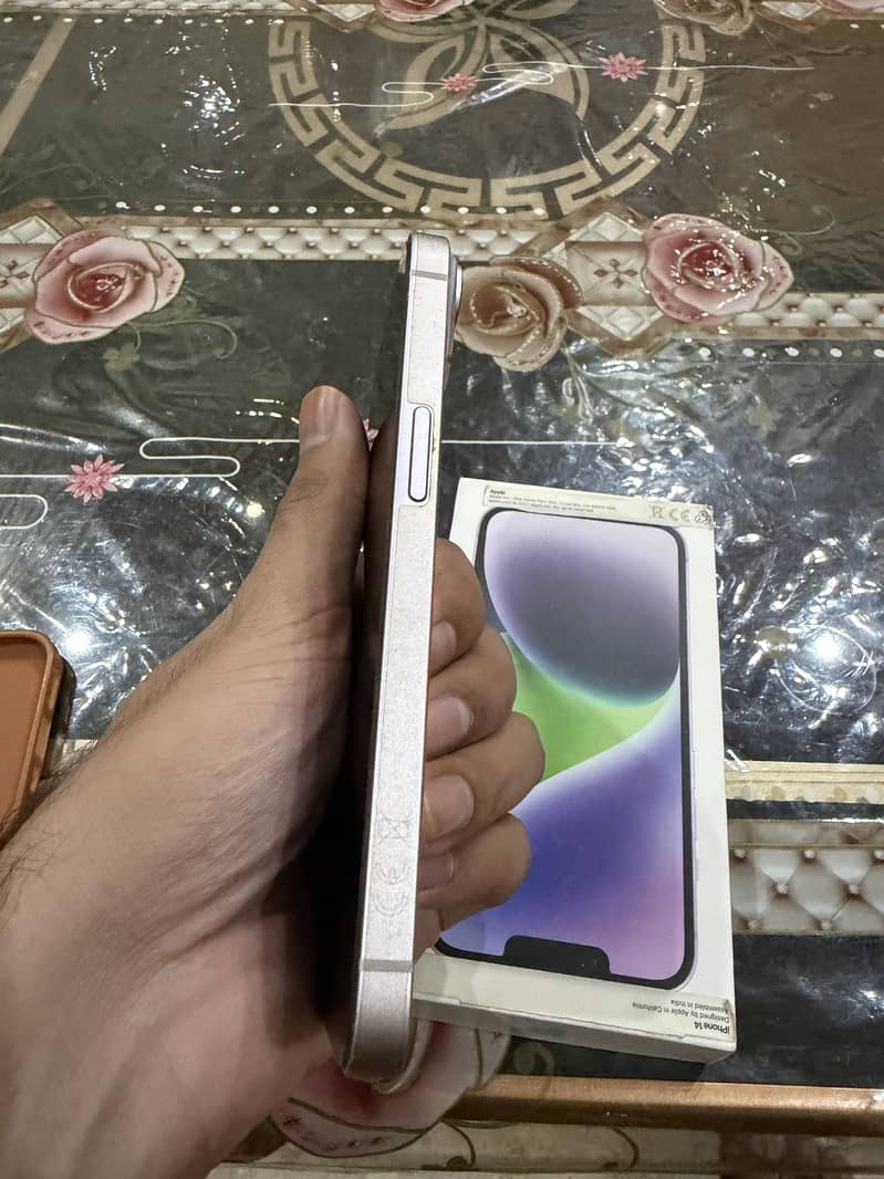 Apple iPhone 14 4