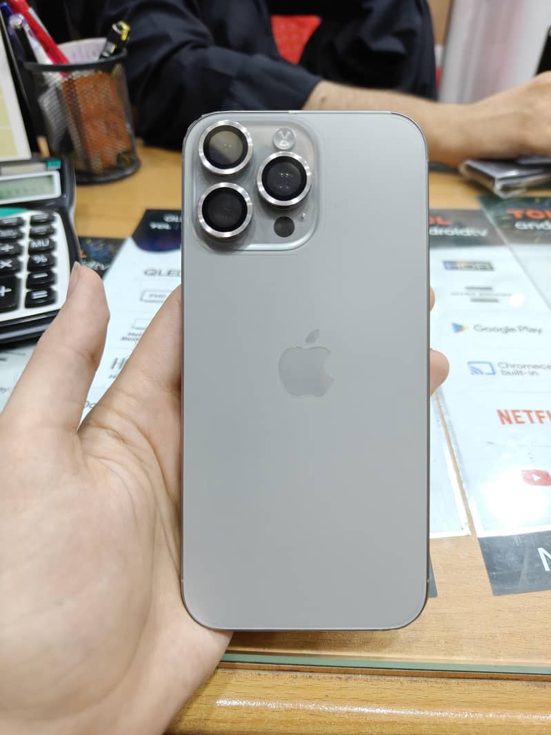 Apple iPhone 16 Pro Max 0