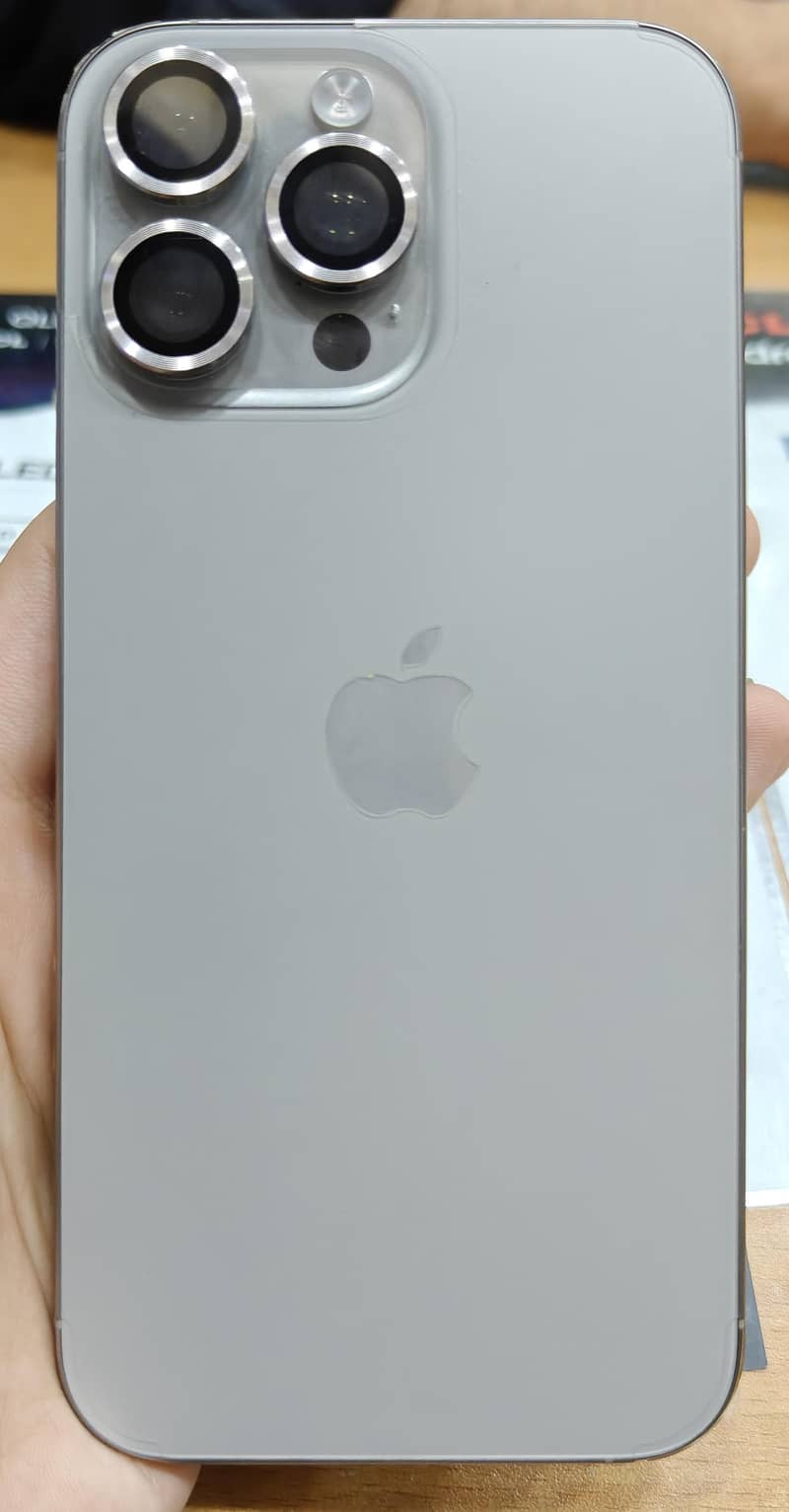 Apple iPhone 16 Pro Max 1