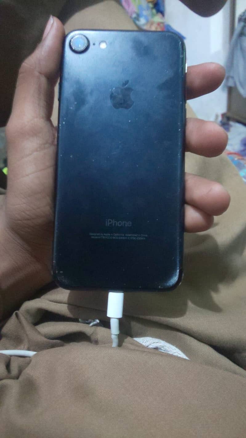 Apple iPhone 7 4