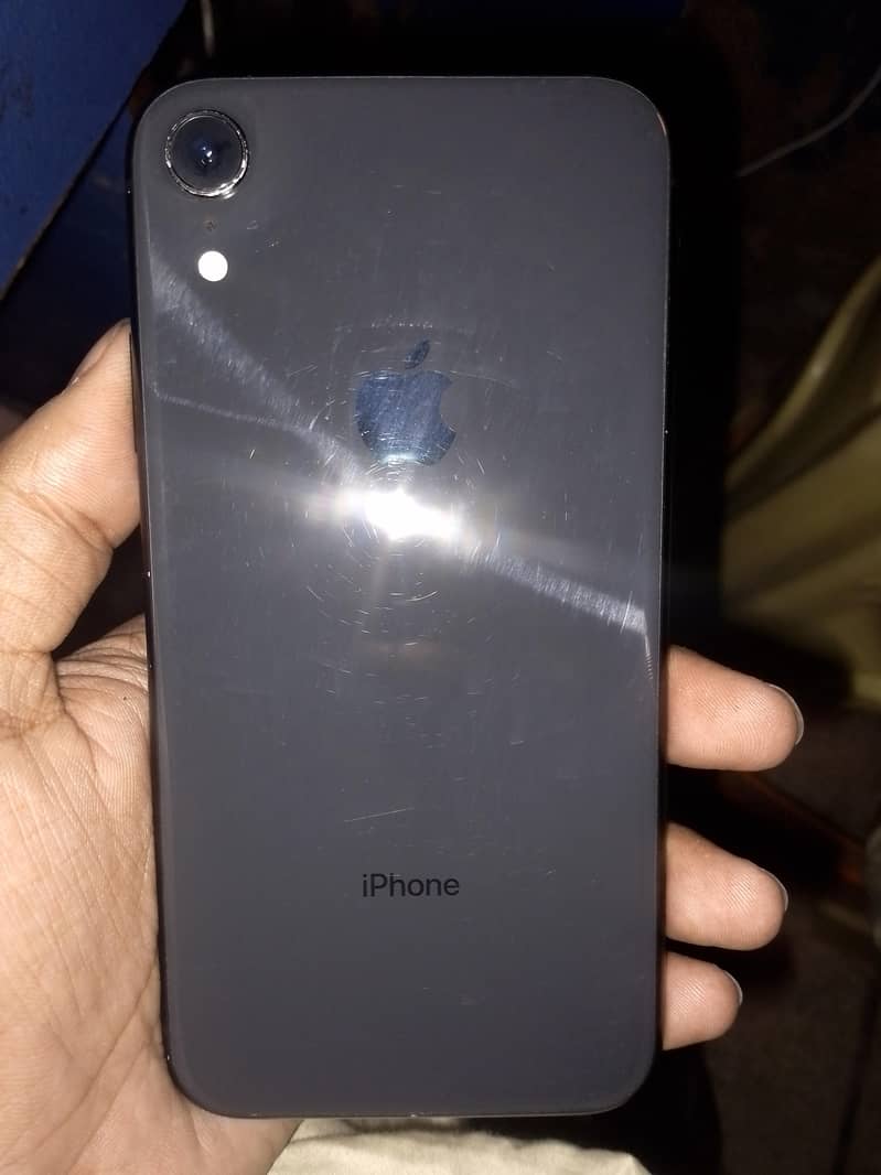 Apple iPhone XR 4