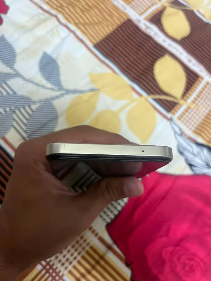 Vivo V25e 4