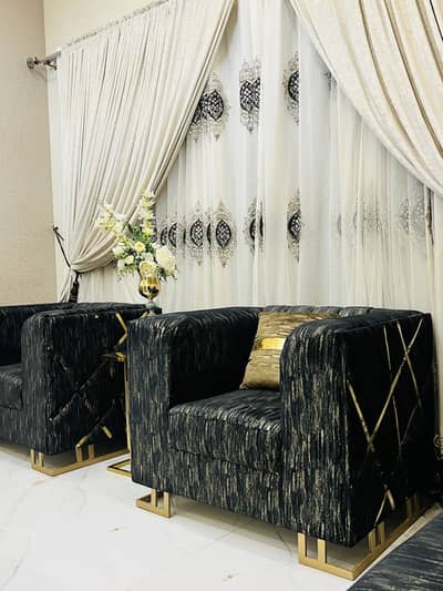 5seater sofa set and luxury center table